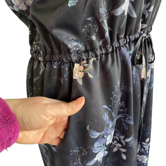 DECJUBA Sz8 Navy with blue toned floral design dress with elastic waist with tie - Picture 7 of 12